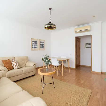 Apartment Moderno Piso De 3 Cerca De Triana