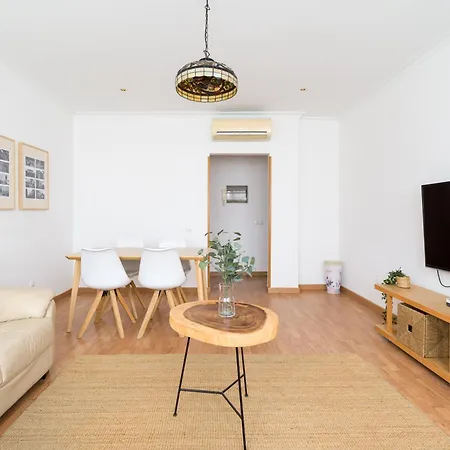 Apartamento Moderno Piso De 3 Cerca De Triana *