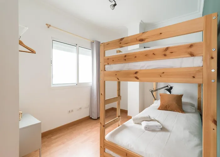 Апартаменти Moderno Piso De 3 Cerca De Triana *