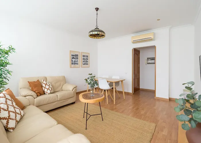 Апартаменти Moderno Piso De 3 Cerca De Triana