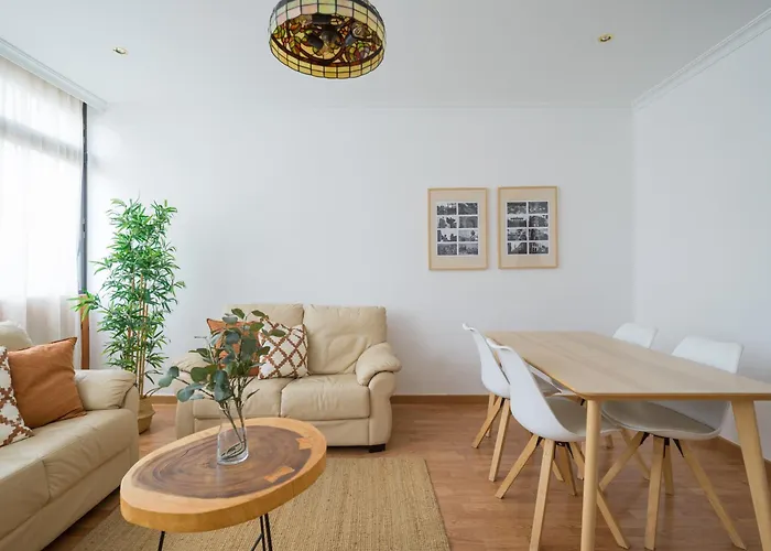 Moderno Piso De 3 Cerca De Triana